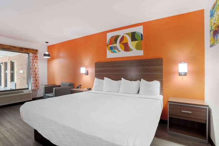 Room 27 of 51