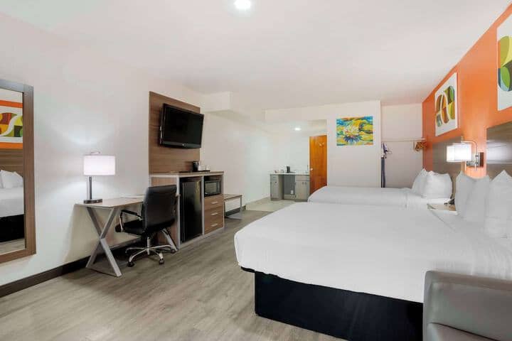 Room 25 of 51