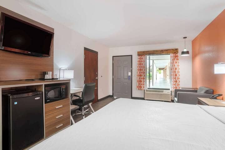Room 28 of 51