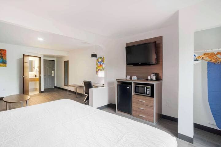Room 16 of 51